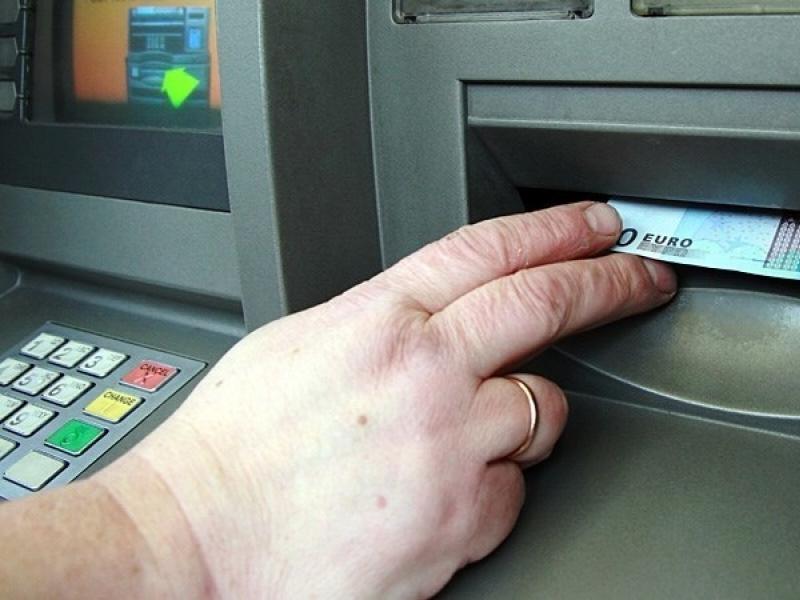Как платить кредит через банкомат